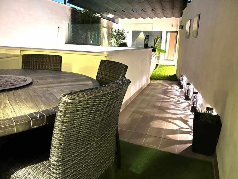 Elegant Duplex 3 Master Bedrooms And Private Sevilla Kültér fotó