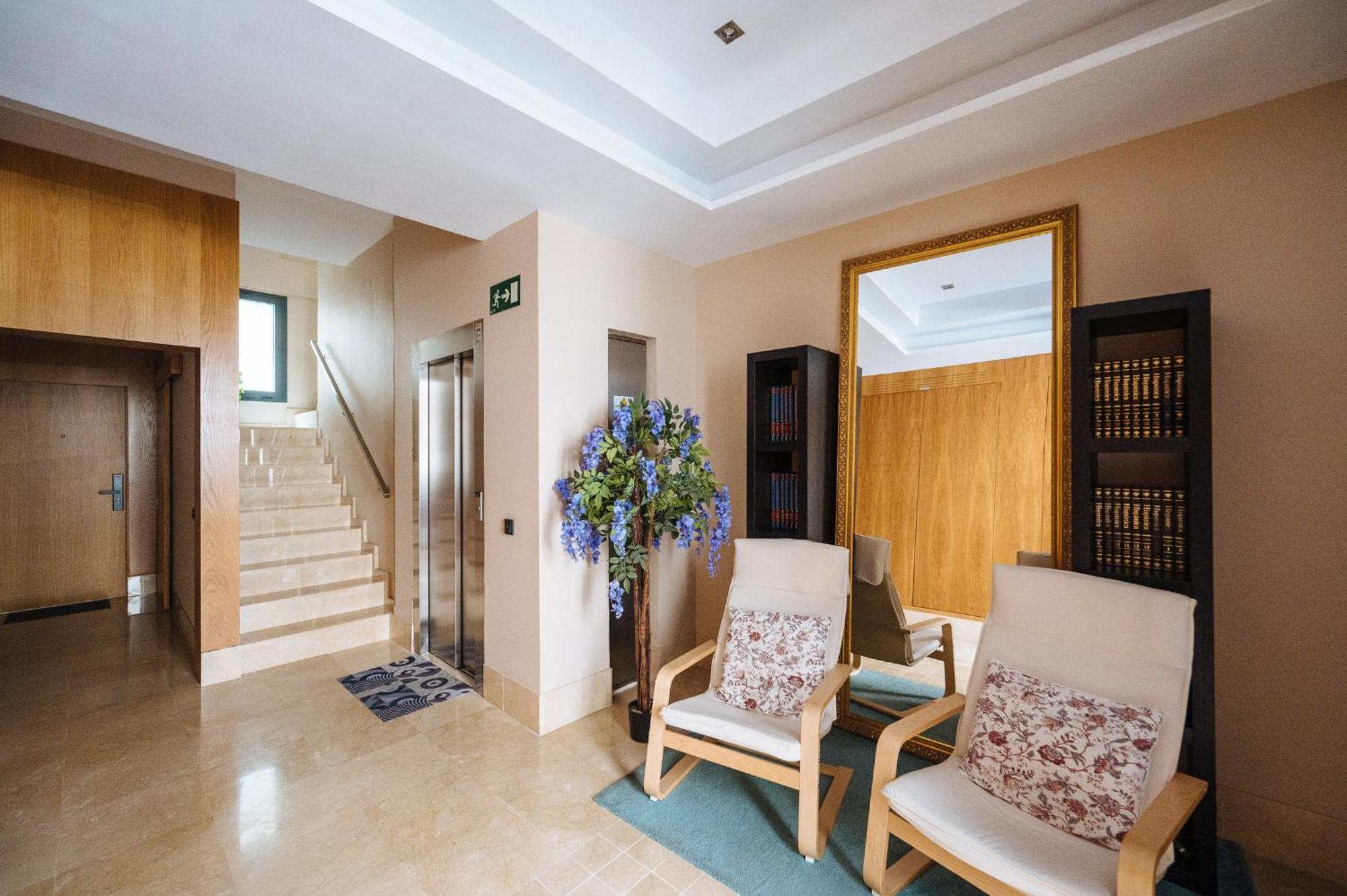 Elegant Duplex 3 Master Bedrooms And Private Sevilla Kültér fotó