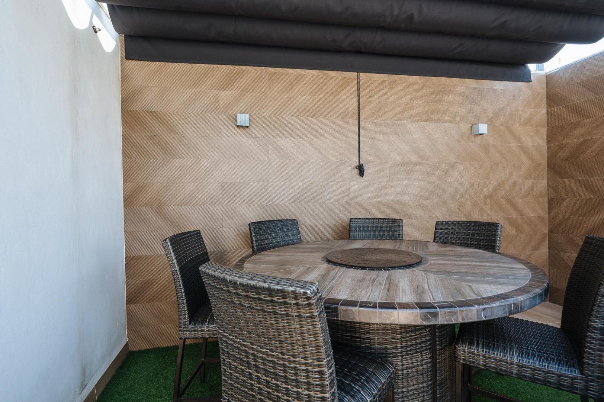 Elegant Duplex 3 Master Bedrooms And Private Sevilla Kültér fotó